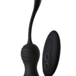 Thrusting egg Virginia